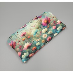 Reiseetui mit Blumenmuster
