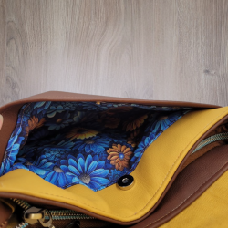 Tasche Vara mini mit Blumenmuster