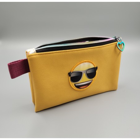 Kosmetiktasche "Lotta" aus gelbem Kunstleder mit vier Fächern